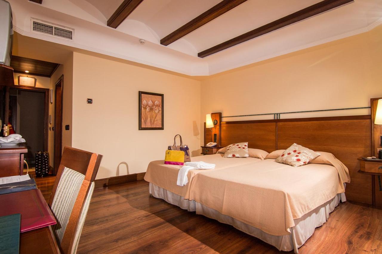 Hotel Abades Guadix Exteriör bild